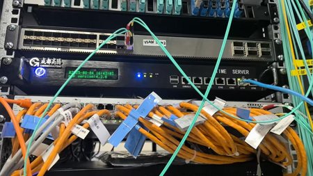 NTP服務器上架圖